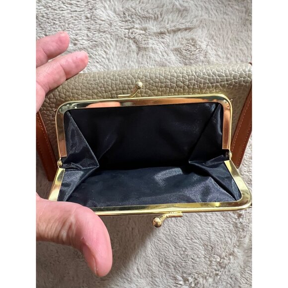 Dooney & Bourke Pebbled Leather Wallet W/ Coin Compartment & Card Slots - Picture 5 of 15